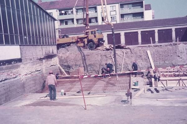 Autohaus Ansbach, Baustelle, Auto